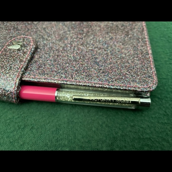 Victoria’s Secret Notebook and Pen Set - Picture 6 of 10